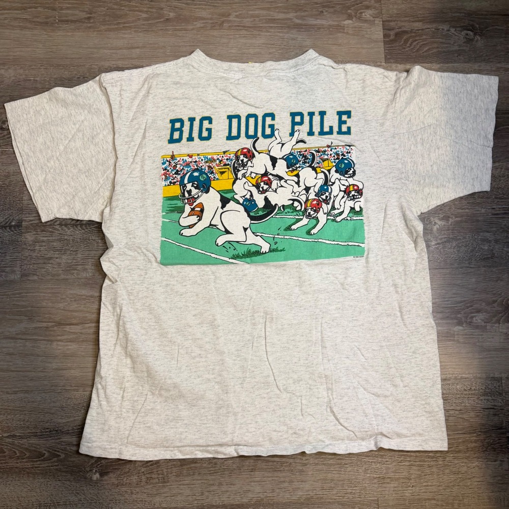 Vintage Big Dogs Big Dog Pile Football Graphic T-Shirt Ash Grey Mens Large